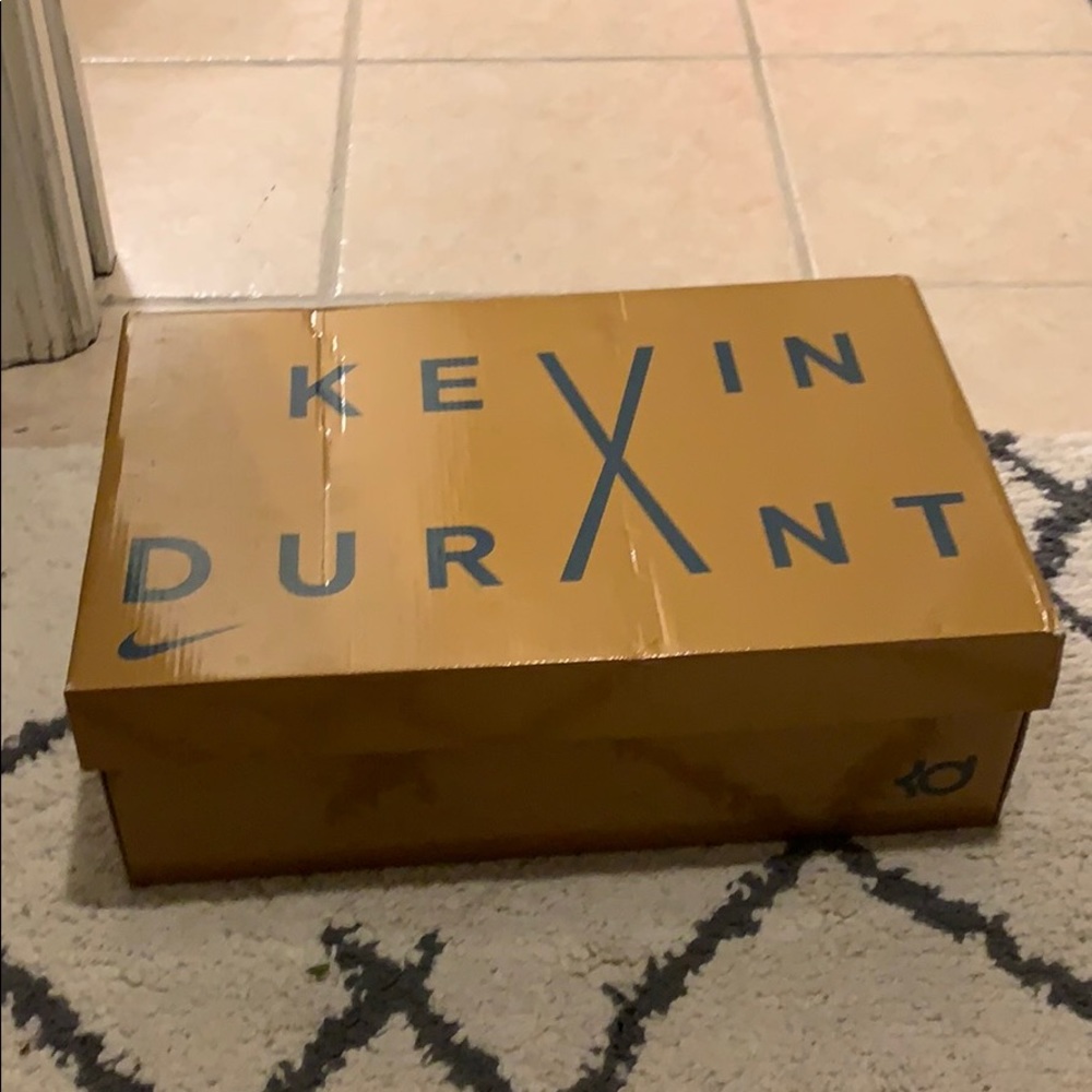 Limited Edition Kevin Durant sneakers!!
